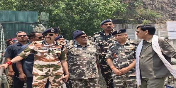 गृह राज्य मंत्री ने भारत-नेपाल सीमा का किया दौरा, जवानों का बढ़ाया मनोबल