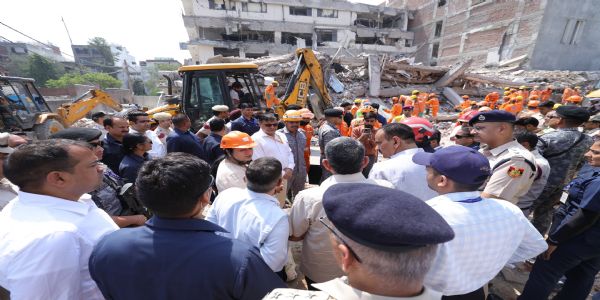 (लीड) मुख्यमंत्री ने साकेत भवन दुर्घटना की मजिस्ट्रियल जांच के आदेश दिए