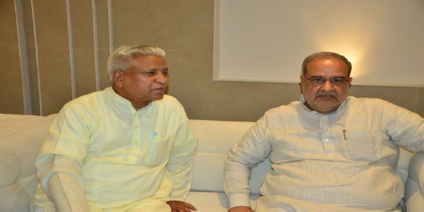 समाजसेवी नीतू सिंह की बेटी के आशीर्वाद समारोह में शामिल हुए संघ प्रमुख डॉ भागवत