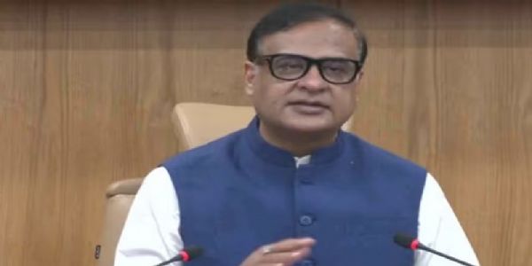 असम में 18 वर्ष से अधिक उम्र के लोगों के लिए सीधे आधार नहीं : डॉ. हिमंत बिस्व सरमा
