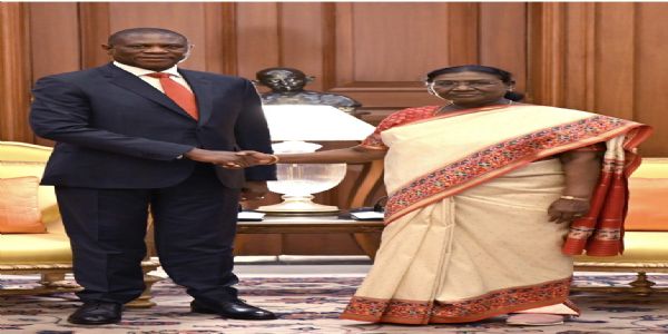 दक्षिण अफ्रीका के उपराष्ट्रपति माशातिले ने राष्ट्रपति मुर्मु से की मुलाकात, दोनों देशों के संबंधों को नई ऊंचाई देने पर सहमति