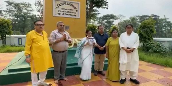 ममता के धरने में सिर्फ सात विधायक और दो सांसद पहुंचे, तृणमूल में बढ़ी अंदरूनी संकट की चर्चा