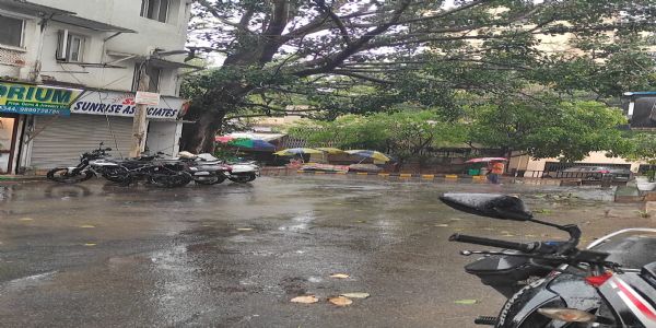 दिल्ली में मौसम ने बदली करवट, गर्मी से मिली राहत