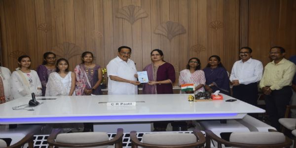 सूरत के सरकारी नर्सिंग कॉलेज के सात विद्यार्थियों का एम्स में चयन, सी.आर. पाटिल ने किया सम्मानित