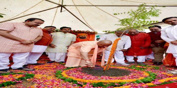 (लीड) : उत्तर प्रदेश में एक दिन में रोपे गए 35.27 करोड़ से अधिक पौधे