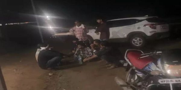 मप्र के नरसिंहपुर में बेकाबू हाईवा की टक्कर से चार युवकों की मौत, दो गंभीर घायल