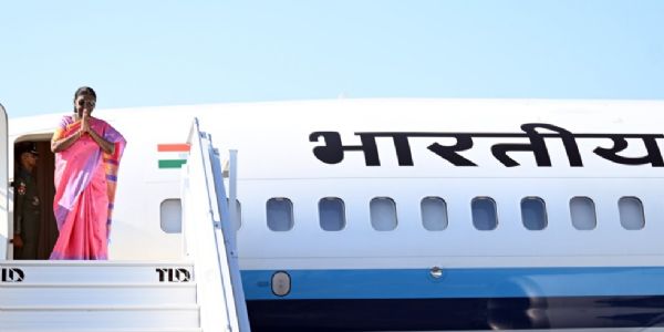 मोल्दोवा पहुंचीं राष्ट्रपति मुर्मु, उप प्रधानमंत्री मिहाई पोपशोई ने किया स्वागत