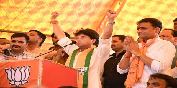 भाजपा की डबल इंजन की सरकार में विकास और प्रगति में आई तेजीः ज्योतिरादित्य सिंधिया