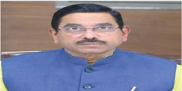 (अपडेट) धर्मेंद्र प्रधान का इस्तीफा मंजूर, प्रह्लाद जोशी को शिक्षा मंत्रालय का अतिरिक्त प्रभार