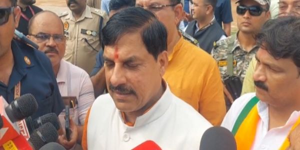 निवाड़ी में विकास कार्यों के लोकार्पण के बाद झांसी पहुंचे मुख्यमंत्री मोहन यादव, कहा- प्रधानमंत्री मोदी के नेतृत्व में देश विकास कर रहा