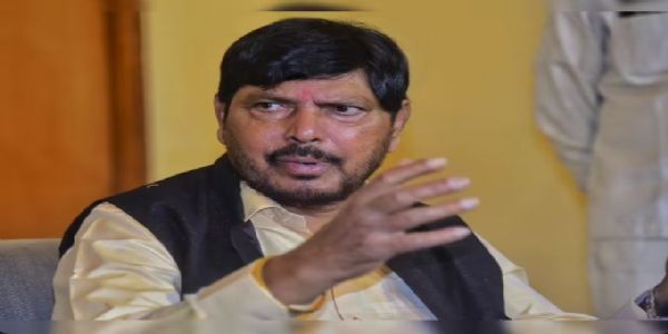सोशल मीडिया पर आरक्षण समाप्त करने की मांग संविधान की भावना के विरुद्ध, ऐसे तत्वों के खिलाफ़ होगी सख्त कानूनी कार्रवाई : रामदास आठवले