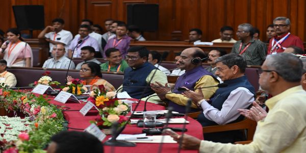 बंगाल के नए विधायकों को ओम बिरला ने सिखाया- नारेबाजी और हंगामे से नहीं, तर्क और विचारों से बनती है नेतृत्व क्षमता