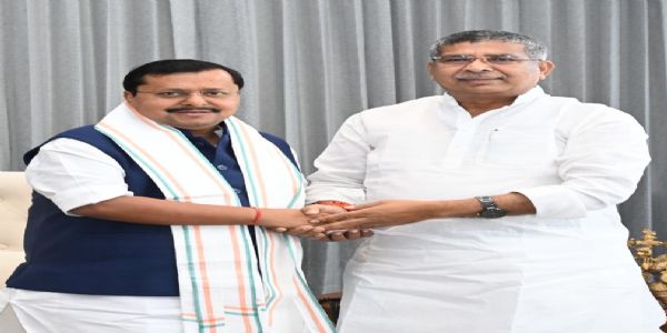 झारखंड भाजपा अध्यक्ष आदित्य साहू ने नितिन नवीन से की मुलाकात