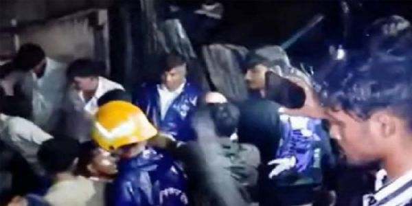 मानखुर्द में निर्माणाधीन तीन मंजिला मकान गिरने से सात लोगों की मौत