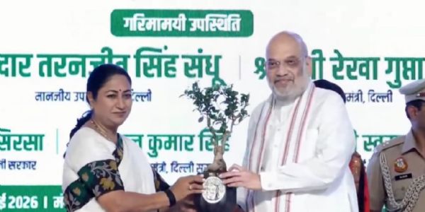 अमित शाह ने दिल्ली में ’मिशन 70 लाख’ पौधारोपण अभियान का शुभारंभ किया, 300 ईवी बसों को दिखाई हरी झंडी