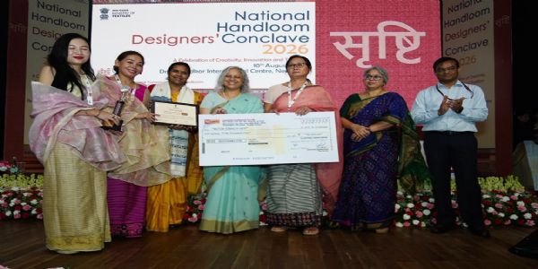 सरकार का लक्ष्य बुनकरों की आय सालाना 10 लाख तक पहुंचानाः नीलम शमी राव