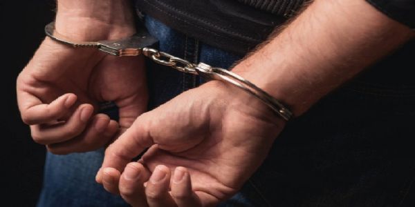 मप्र के इंदौर में डीआरआई ने तीन सोने की ईंटों के साथ 4 तस्कर किए गिरफ्तार, कार-बुलेट भी जब्त