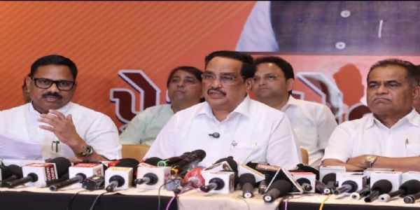 संसद में हंगामा कर कामकाज रोक रही कांग्रेस, देशहित के मुद्दों पर चर्चा से भाग रहा विपक्ष : केंद्रीय मंत्री पाटिल