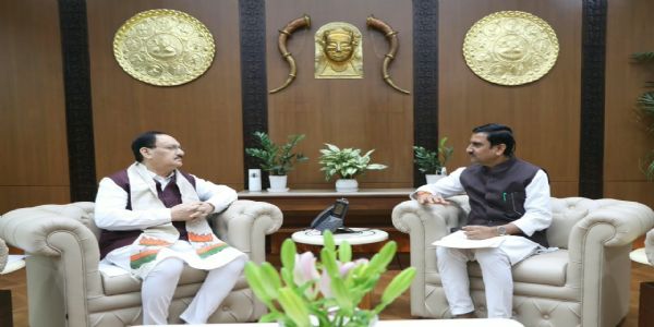 जेपी नड्डा से मिले केंद्रीय राज्य मंत्री तोखन साहू, मुंगेली में मेडिकल कॉलेज की रखी मांग
