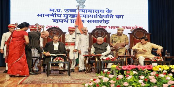 न्यायमूर्ति अल्पेश कोगजे बने मध्य प्रदेश हाई कोर्ट के मुख्य न्यायाधीश, राज्यपाल ने दिलाई शपथ