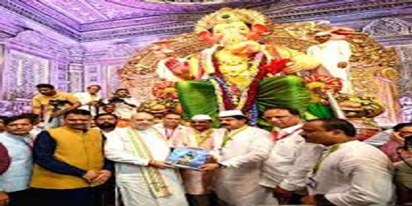 केंद्रीय गृह मंत्री अमित शाह ने मुुंबई के मशहूर लालबाग के राजा श्रीगणेश का किया दर्शन