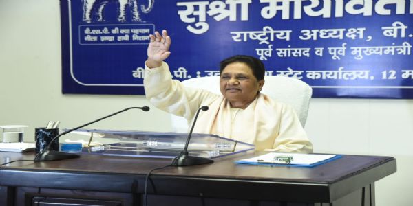 यूपीआई चार्ज पर आमजनता की कटेगी जेब, लाेगाें में आक्रोश : मायावती