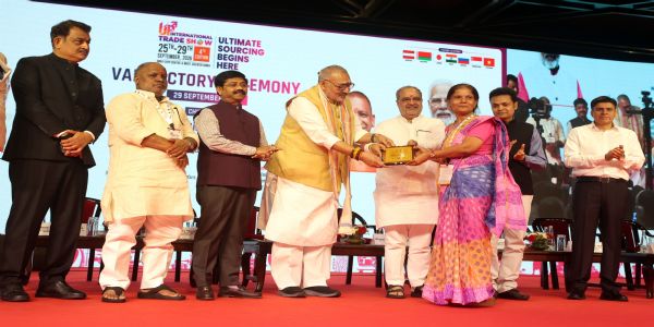 यूपीआईटीएस-2026 के समापन पर उत्कृष्ट पवेलियन और स्टॉल हुए पुरस्कृत
