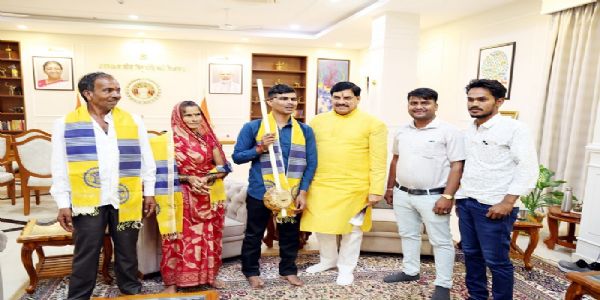 फ़िल्म हनुमान अंश के गायक सुनील लोधी को प्रोत्साहित करेगी मप्र सरकार : मोहन यादव