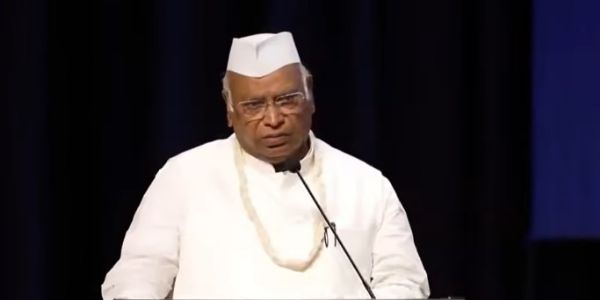 पीएम के दिल्ली विश्वविद्यालय कार्यक्रम पर खरगे बोले- संवाद के बजाय हुआ राजनीतिक प्रचार