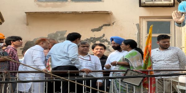 दिल्ली के सत्य निकेतन हादसे में दक्षिण जोन उपायुक्त समेत पांच अधिकारी निलंबित
